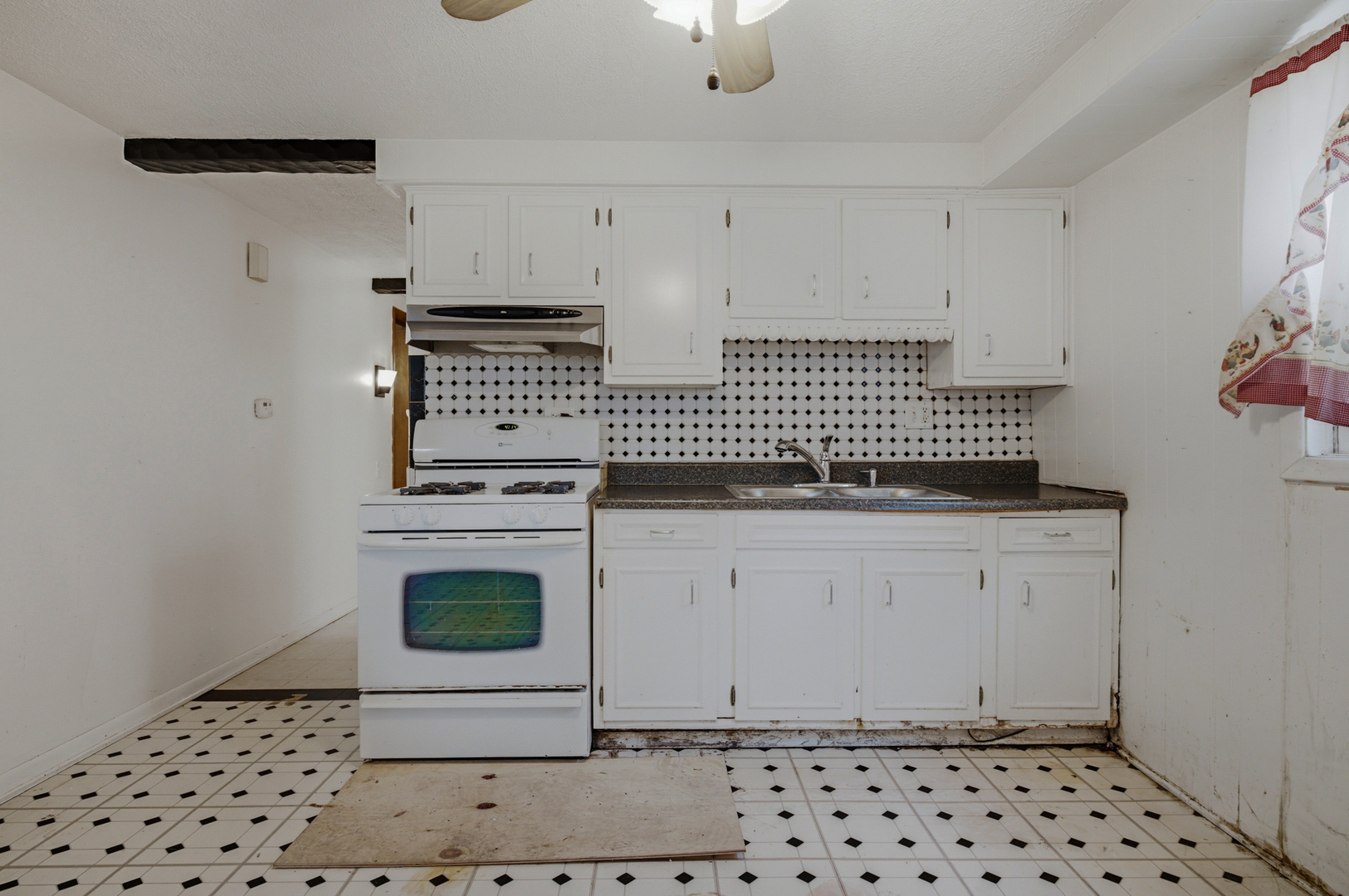 1609 N 23 Avenue Property Photo 18