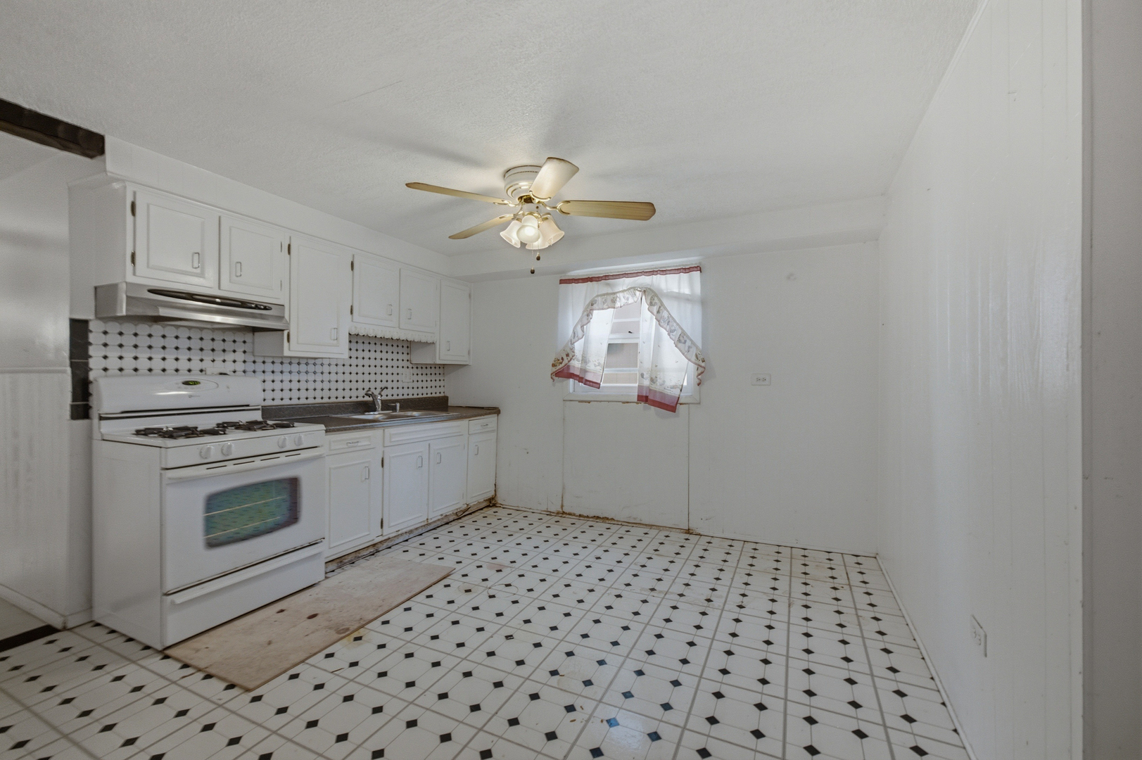1609 N 23 Avenue Property Photo 19