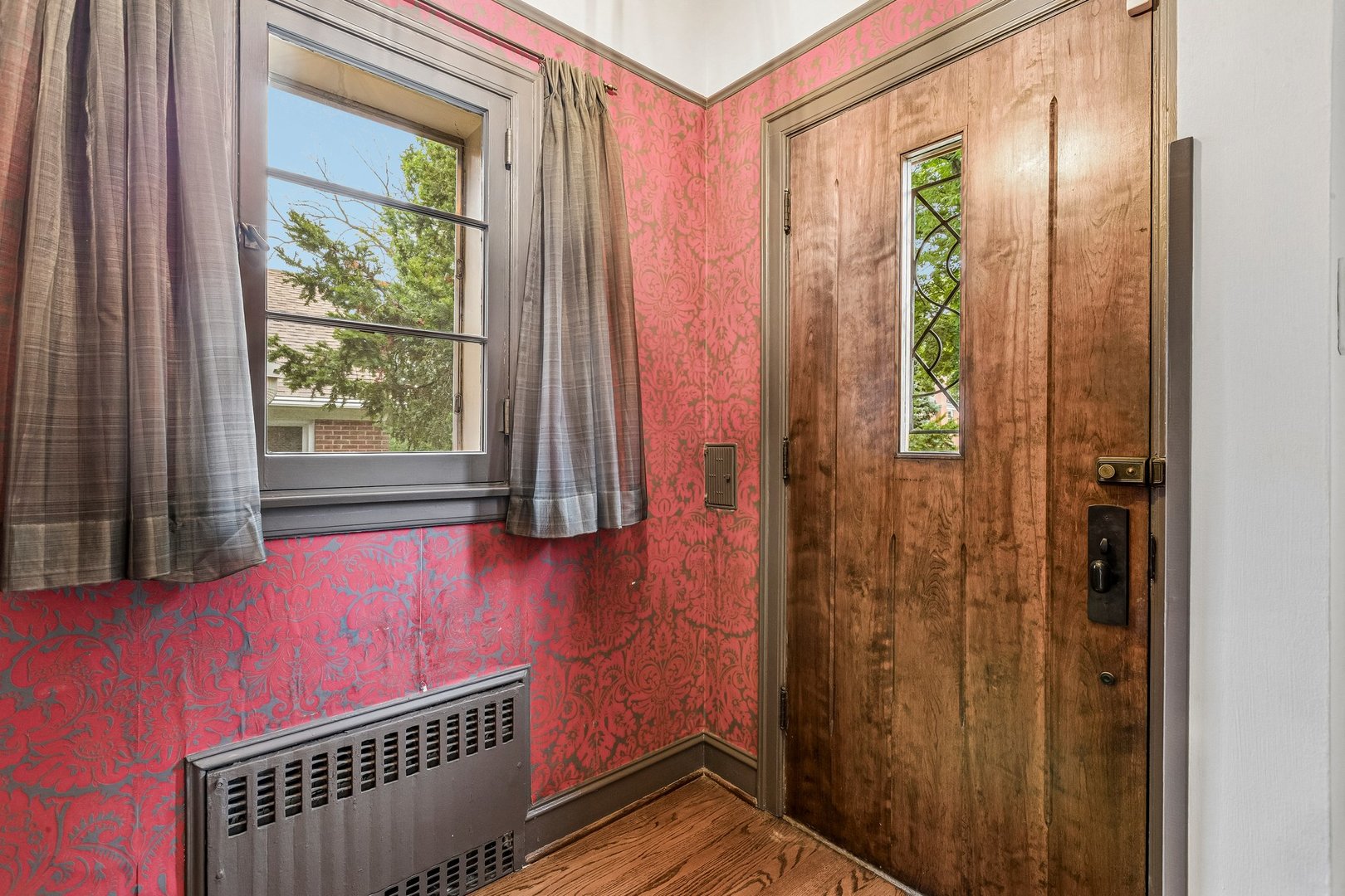 1225 N Grove Avenue Property Photo 2