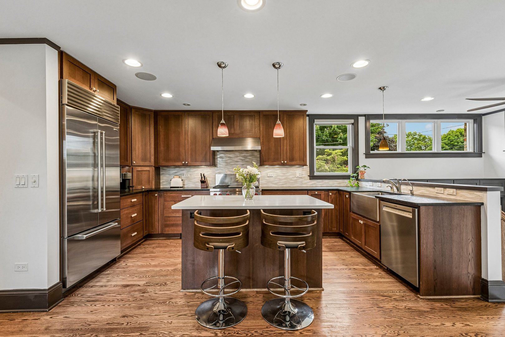 1225 N Grove Avenue Property Photo 10