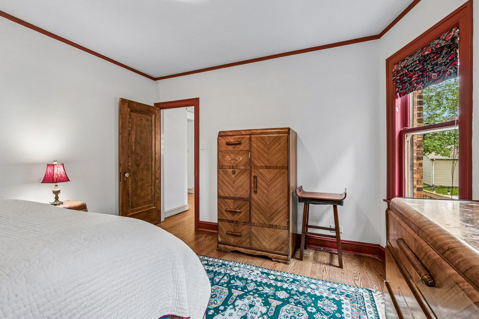 1225 N Grove Avenue Property Photo 24