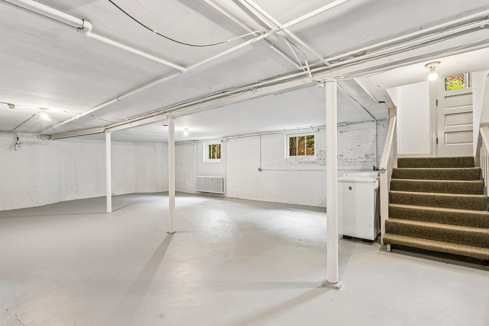 1225 N Grove Avenue Property Photo 40