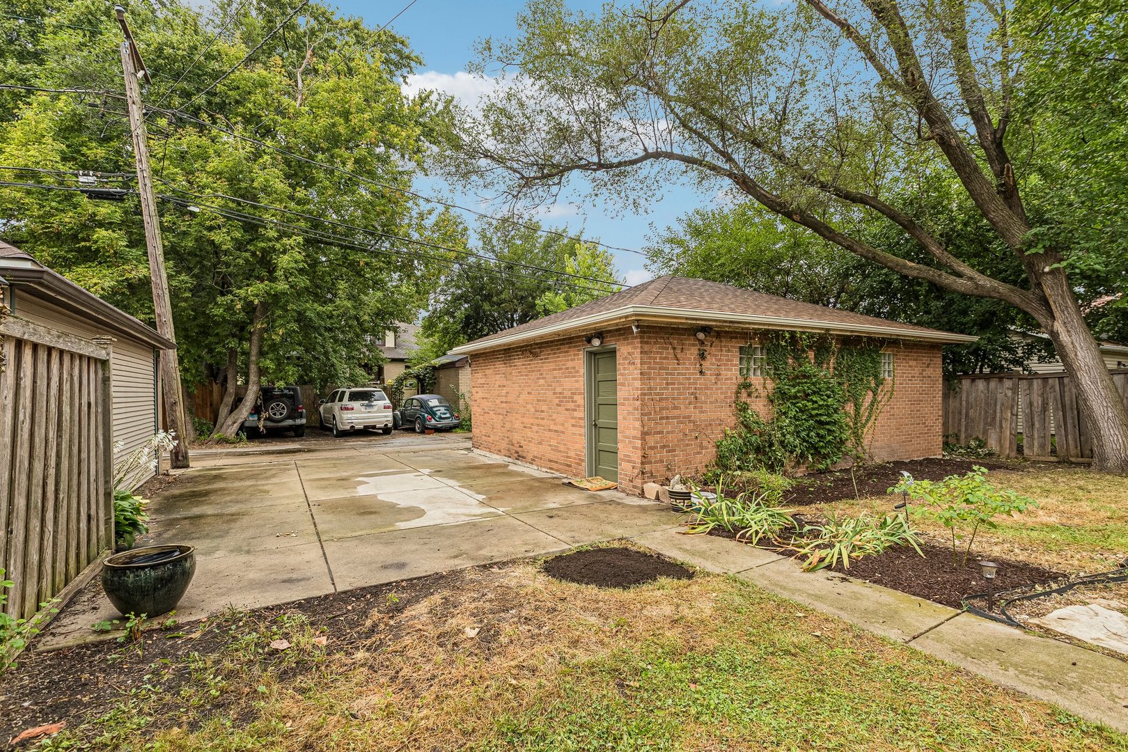 1225 N Grove Avenue Property Photo 42