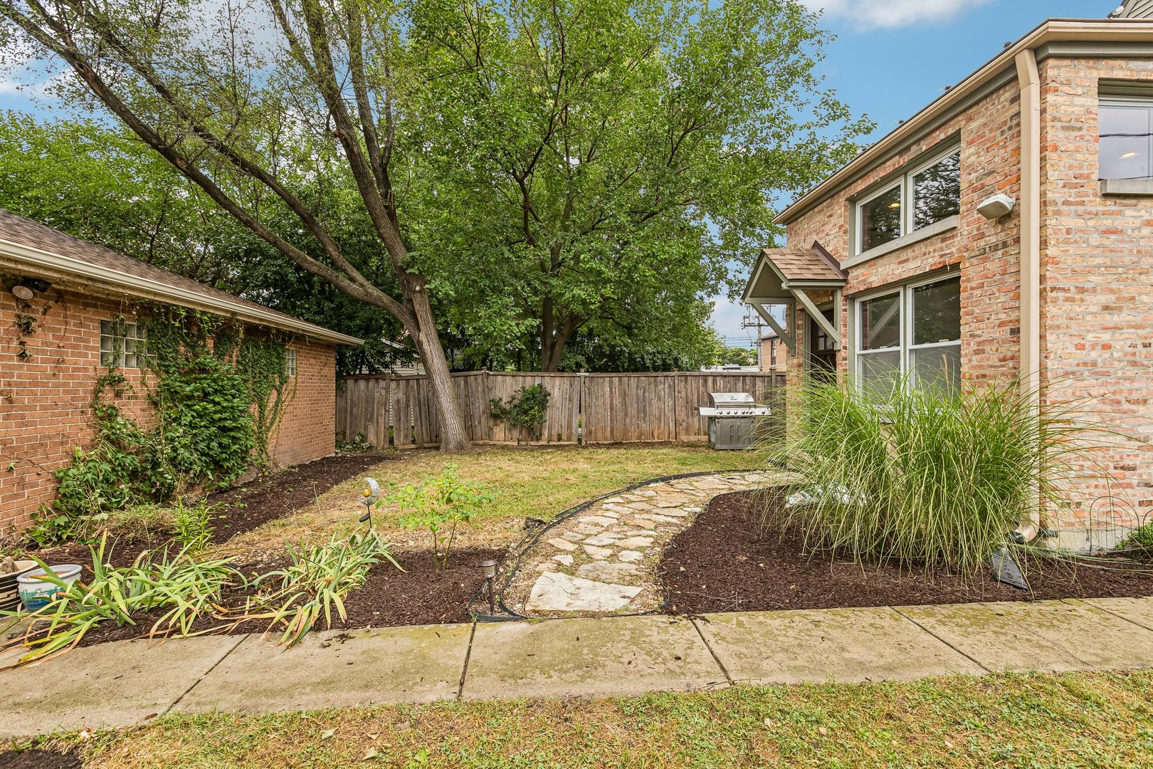 1225 N Grove Avenue Property Photo 43