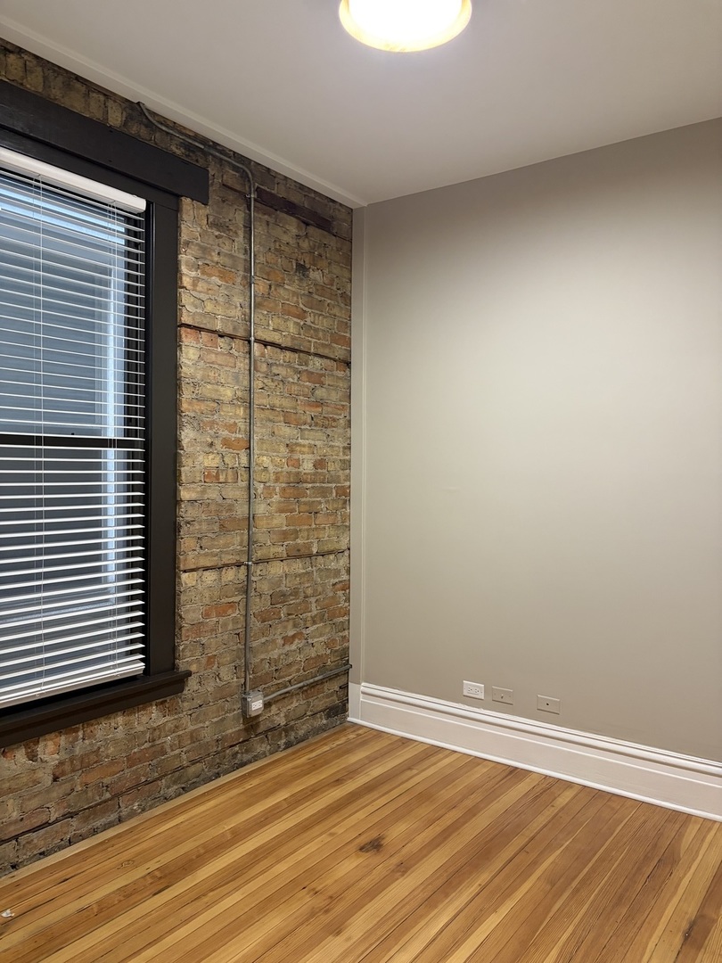 3350 N Kenmore Avenue 2 Property Photo 11