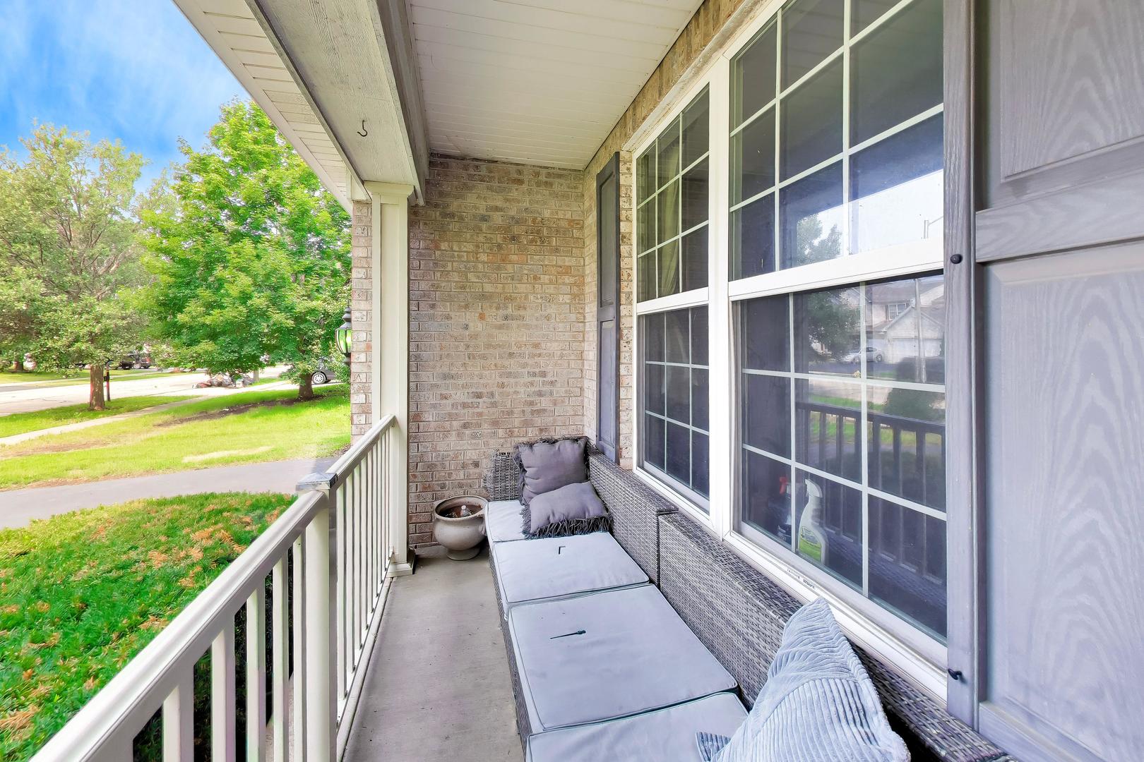 276 Claridge Circle Property Photo 2