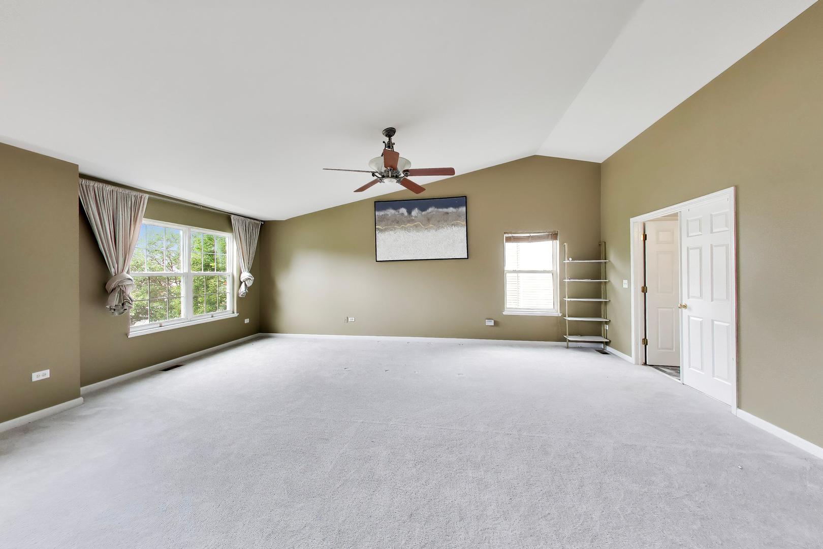 276 Claridge Circle Property Photo 8
