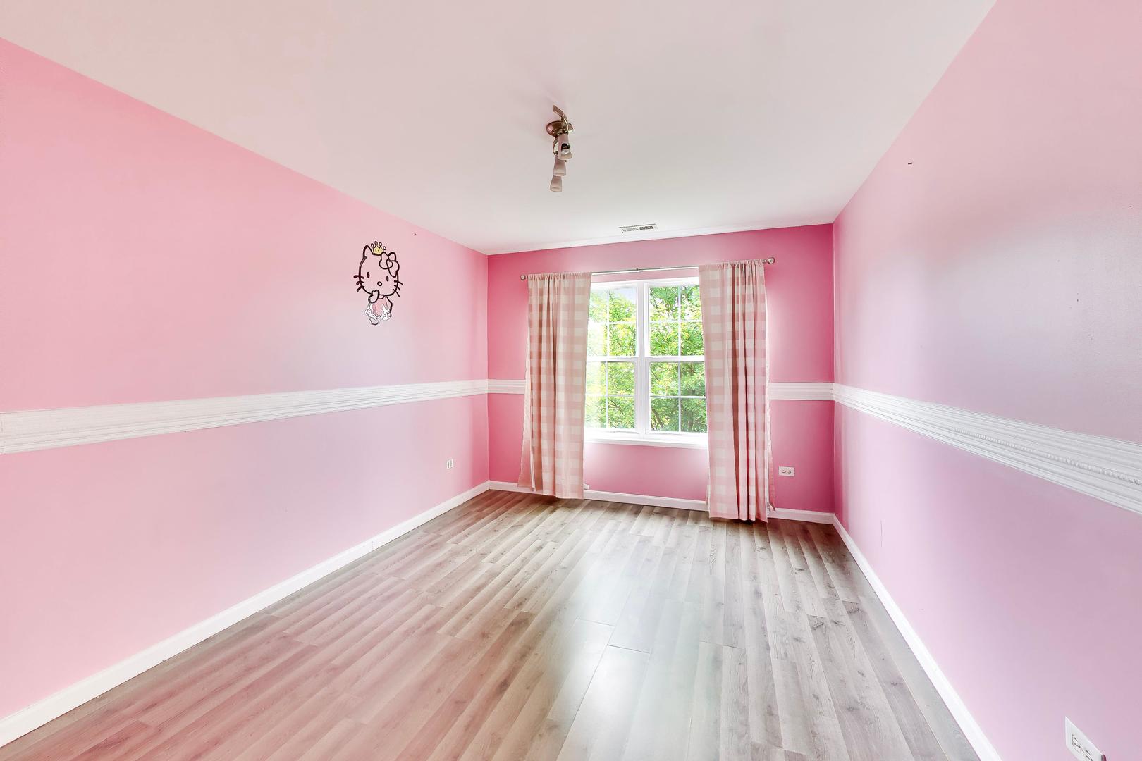 276 Claridge Circle Property Photo 10