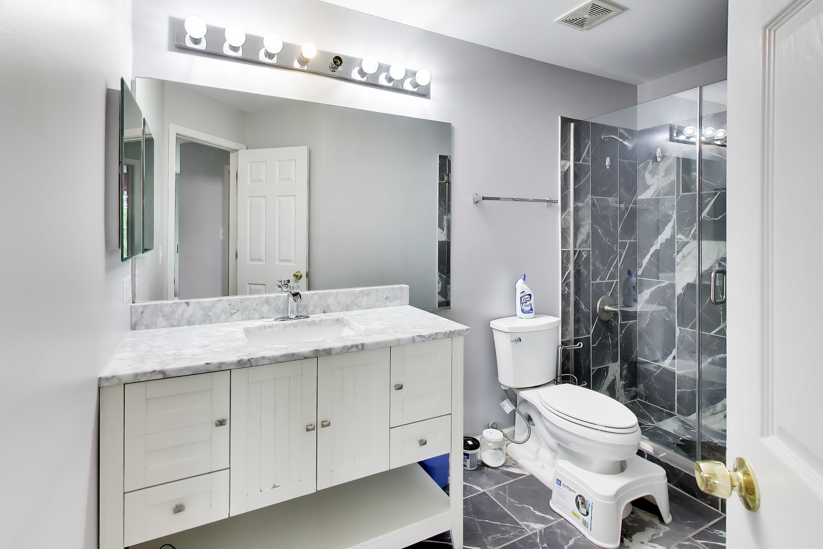 276 Claridge Circle Property Photo 15