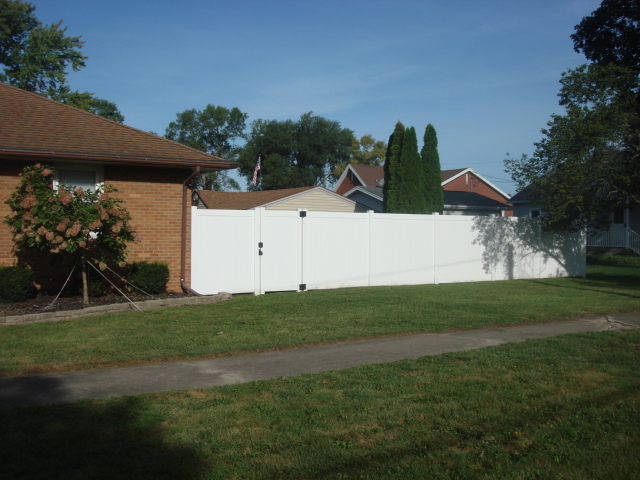 1004 Holcomb Street Property Photo 3
