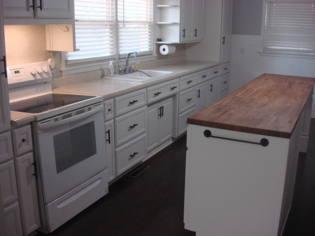 1004 Holcomb Street Property Photo 7