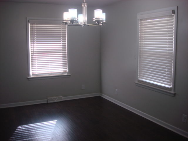 1004 Holcomb Street Property Photo 11