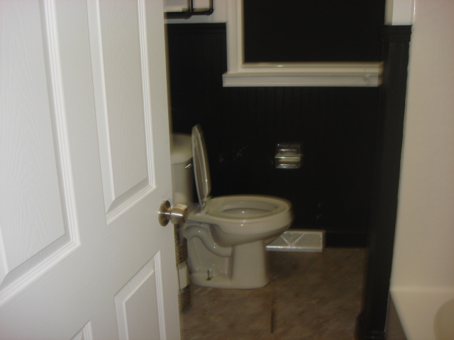 1004 Holcomb Street Property Photo 22