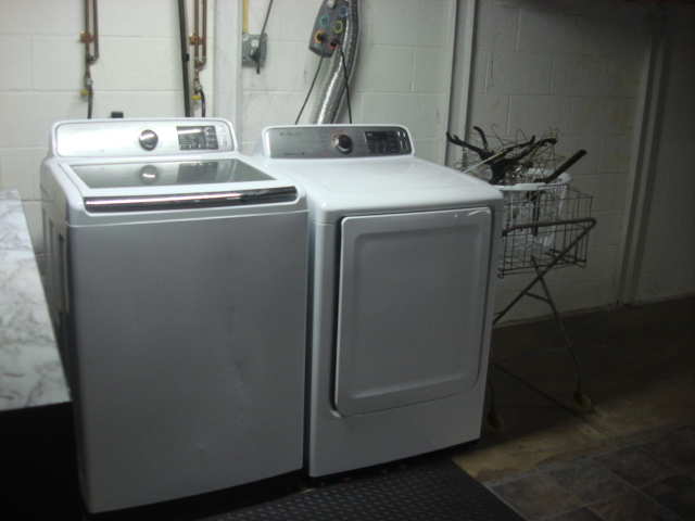 1004 Holcomb Street Property Photo 25