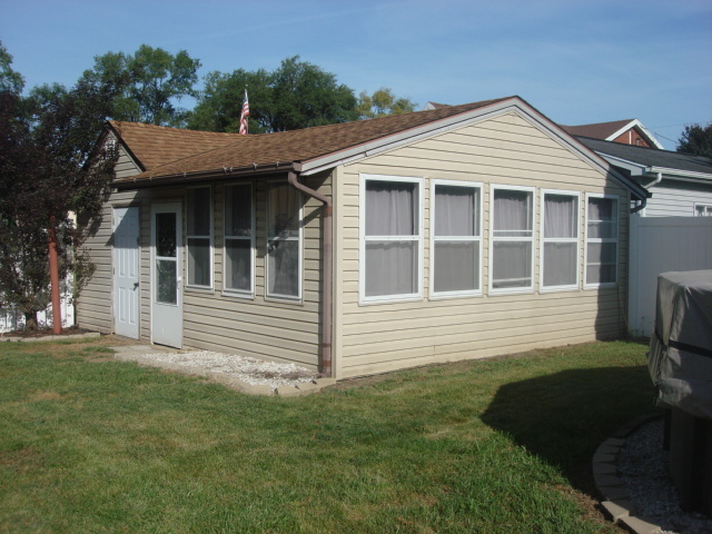 1004 Holcomb Street Property Photo 32