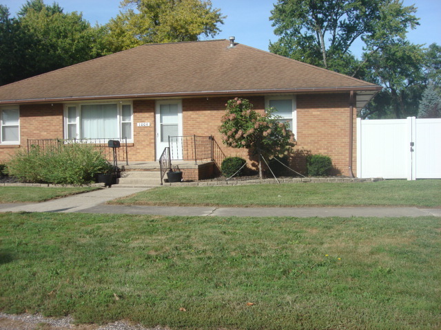 1004 Holcomb Street Property Photo 35