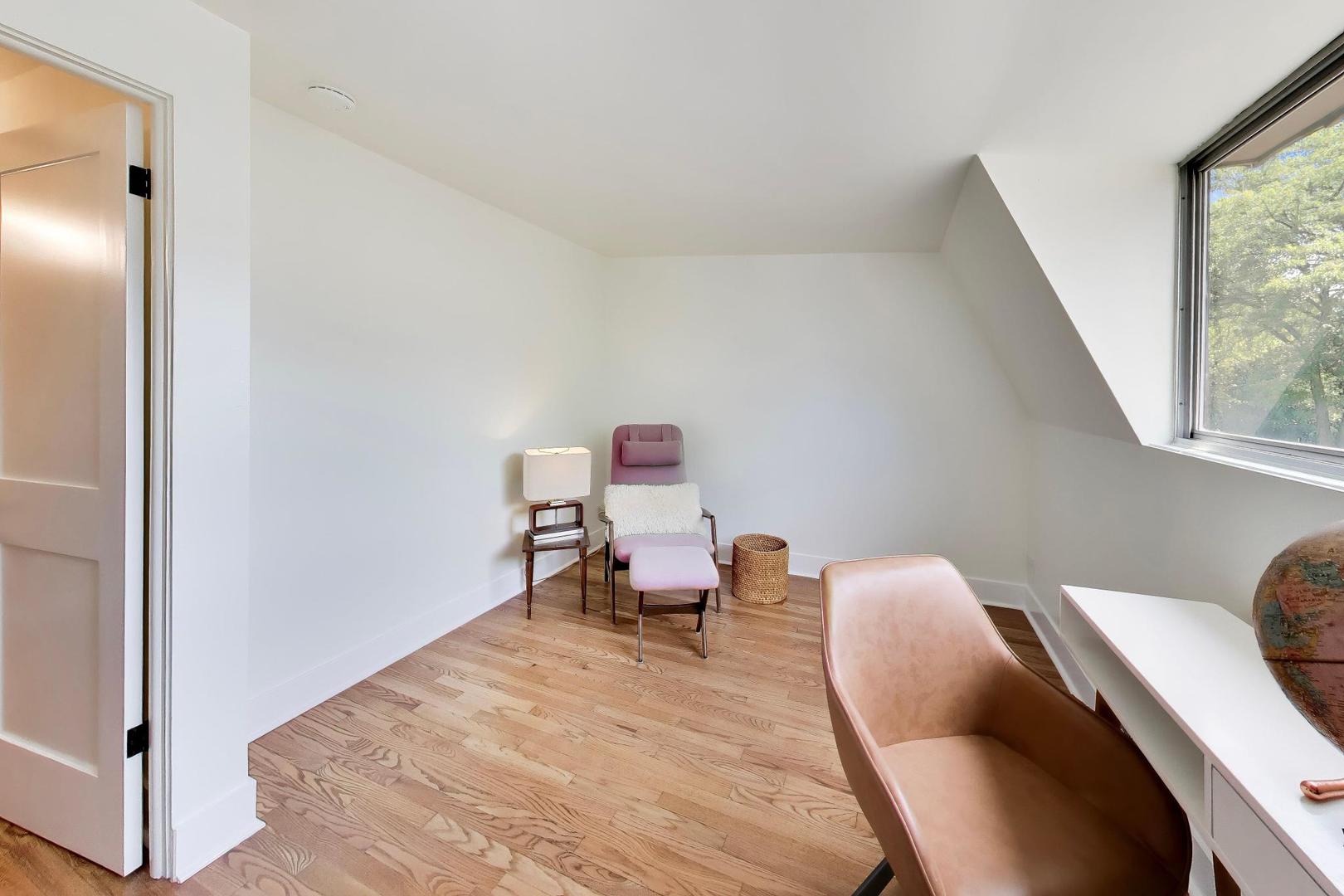 454 W Lageschulte Street Property Photo 18