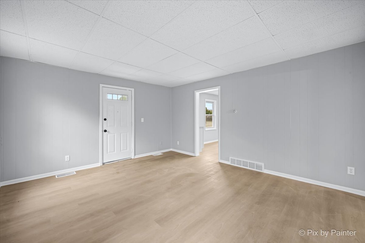 4201 John Street Property Photo 7