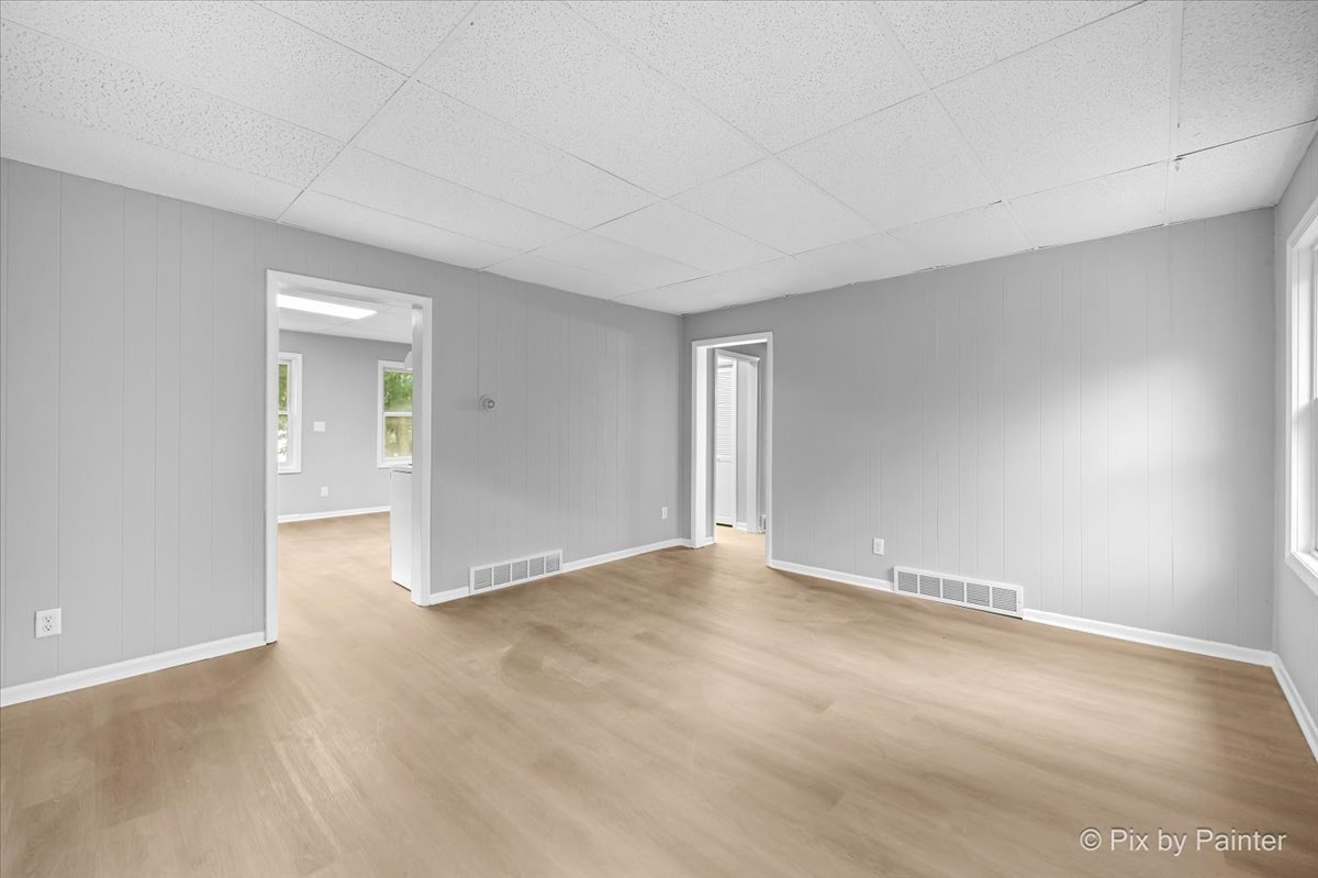 4201 John Street Property Photo 8