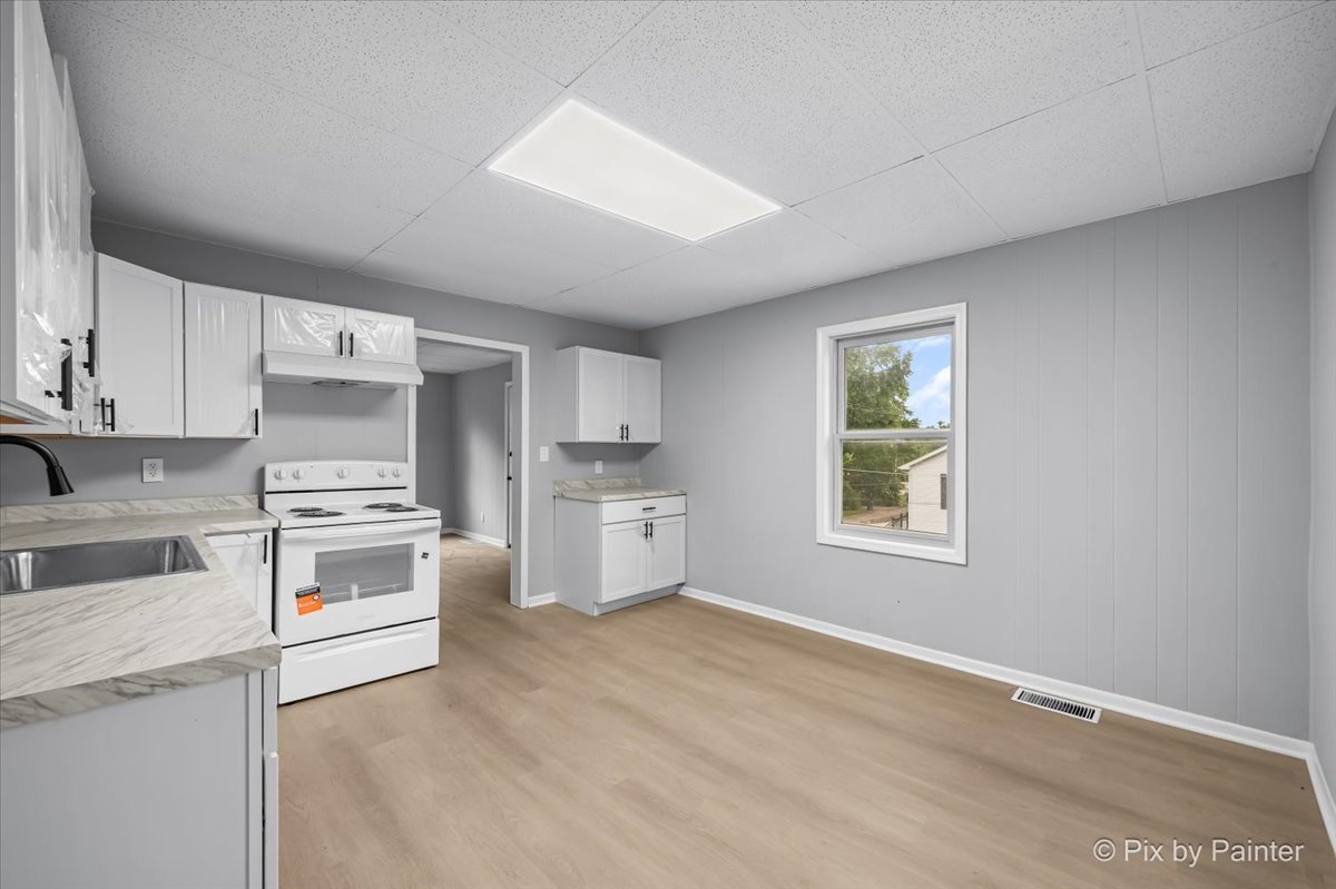 4201 John Street Property Photo 11