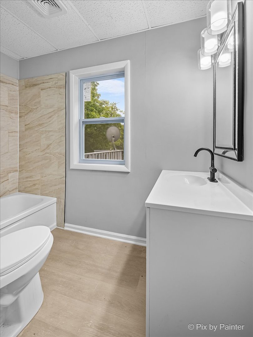 4201 John Street Property Photo 14
