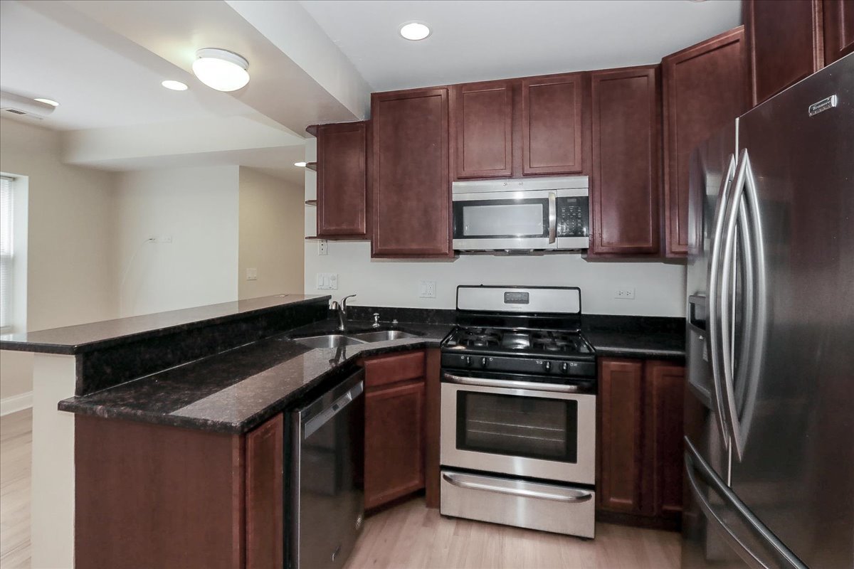 1939 W Granville Avenue 1 Property Photo 5
