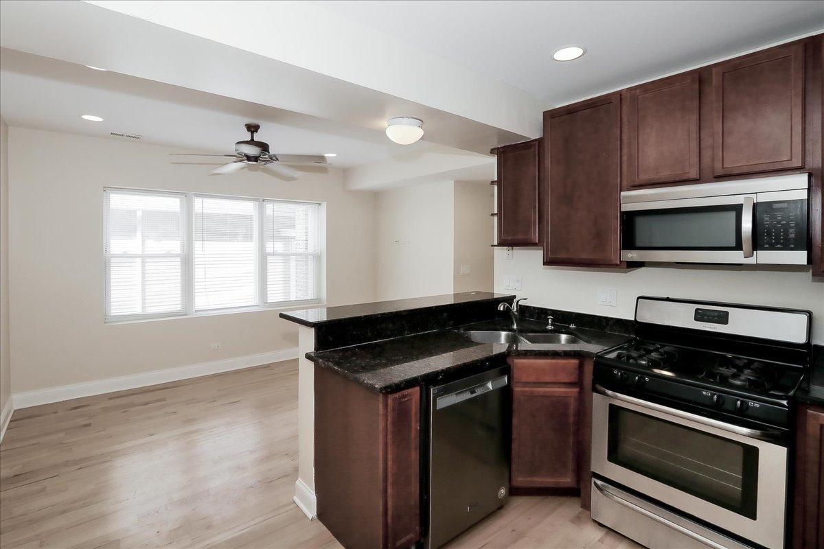 1939 W Granville Avenue 1 Property Photo 6