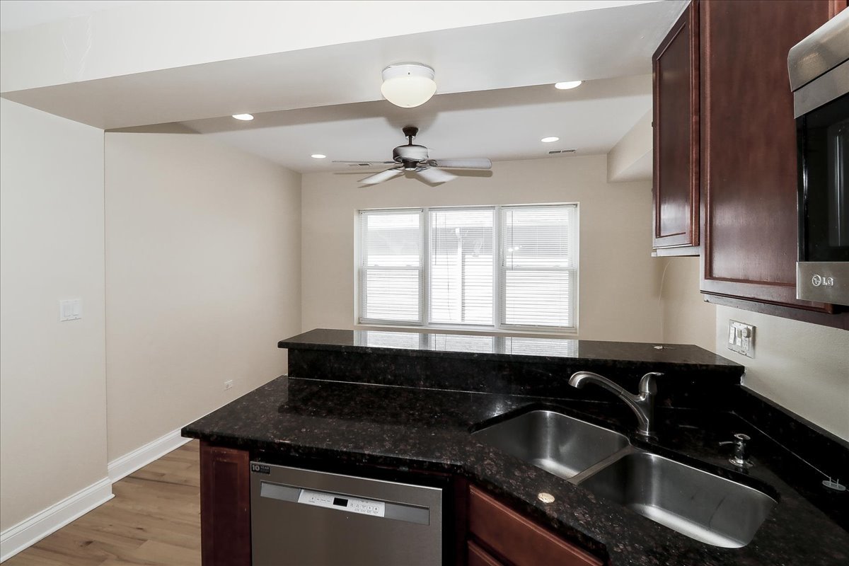 1939 W Granville Avenue 1 Property Photo 8