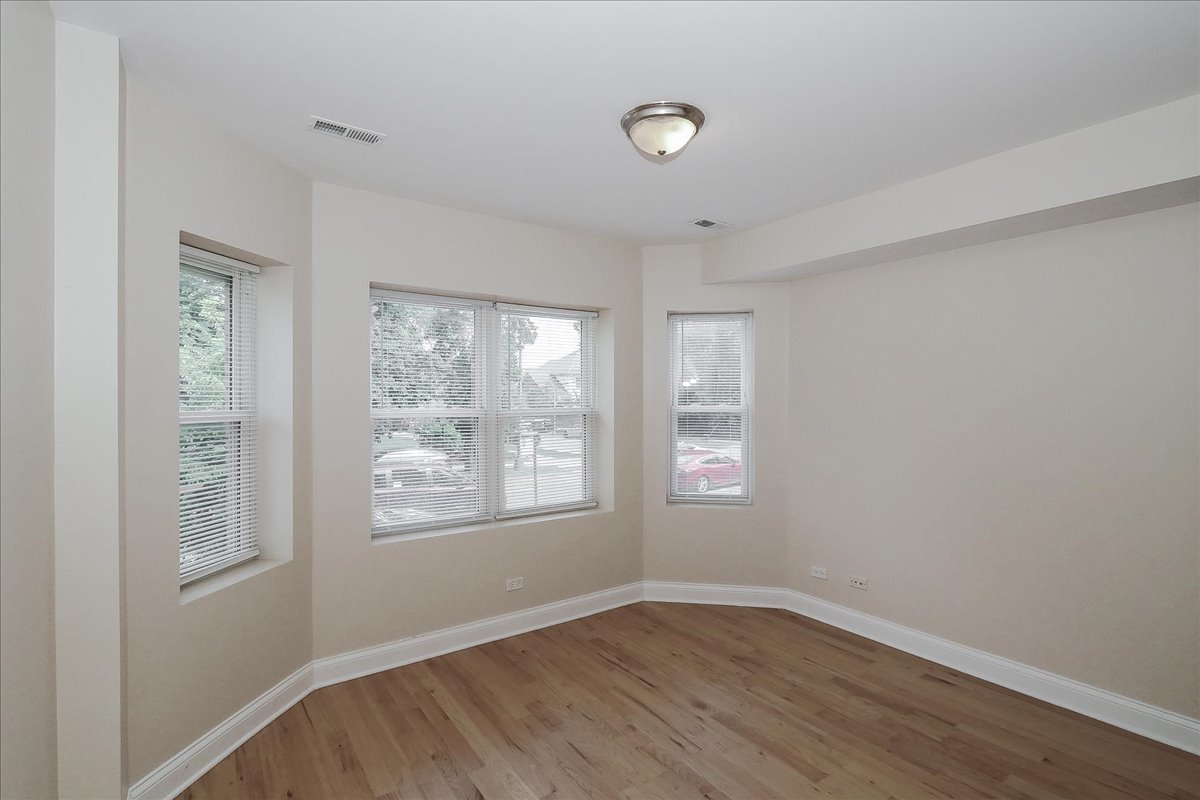 1939 W Granville Avenue 1 Property Photo 9