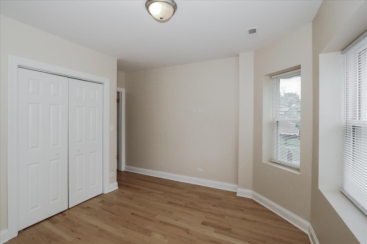 1939 W Granville Avenue 1 Property Photo 11