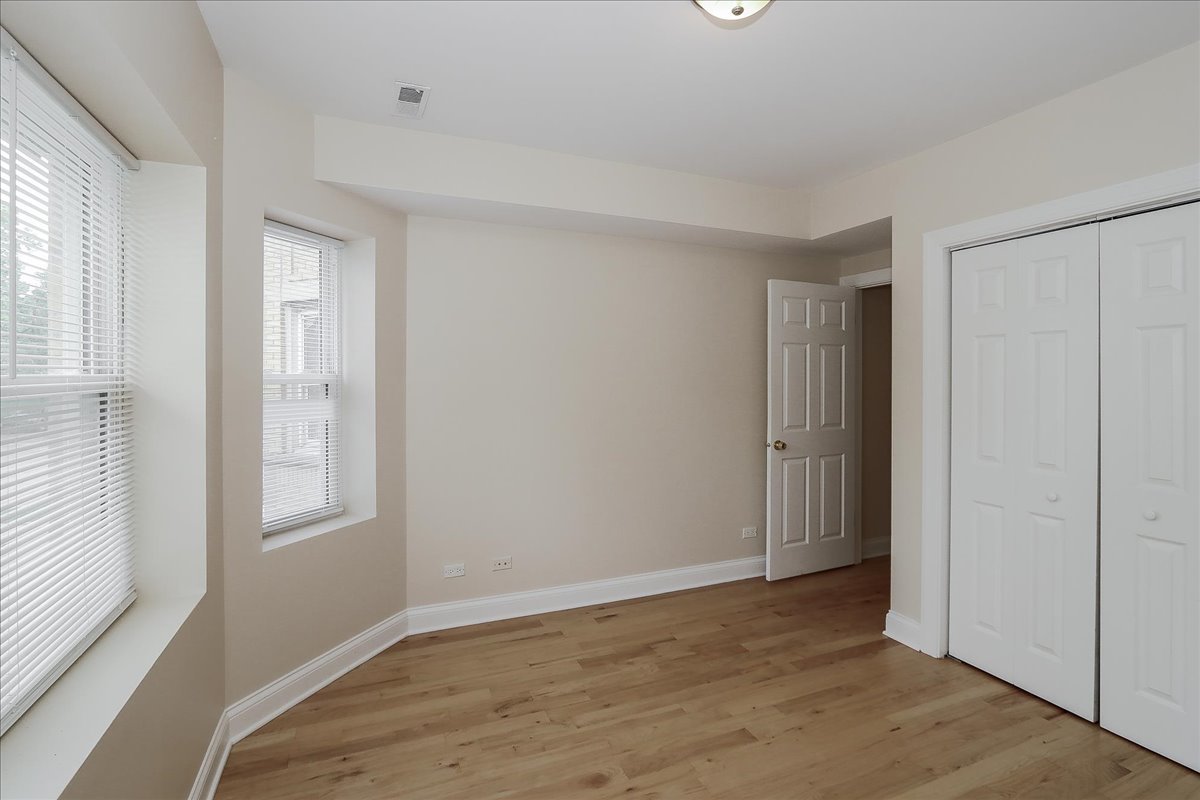 1939 W Granville Avenue 1 Property Photo 12