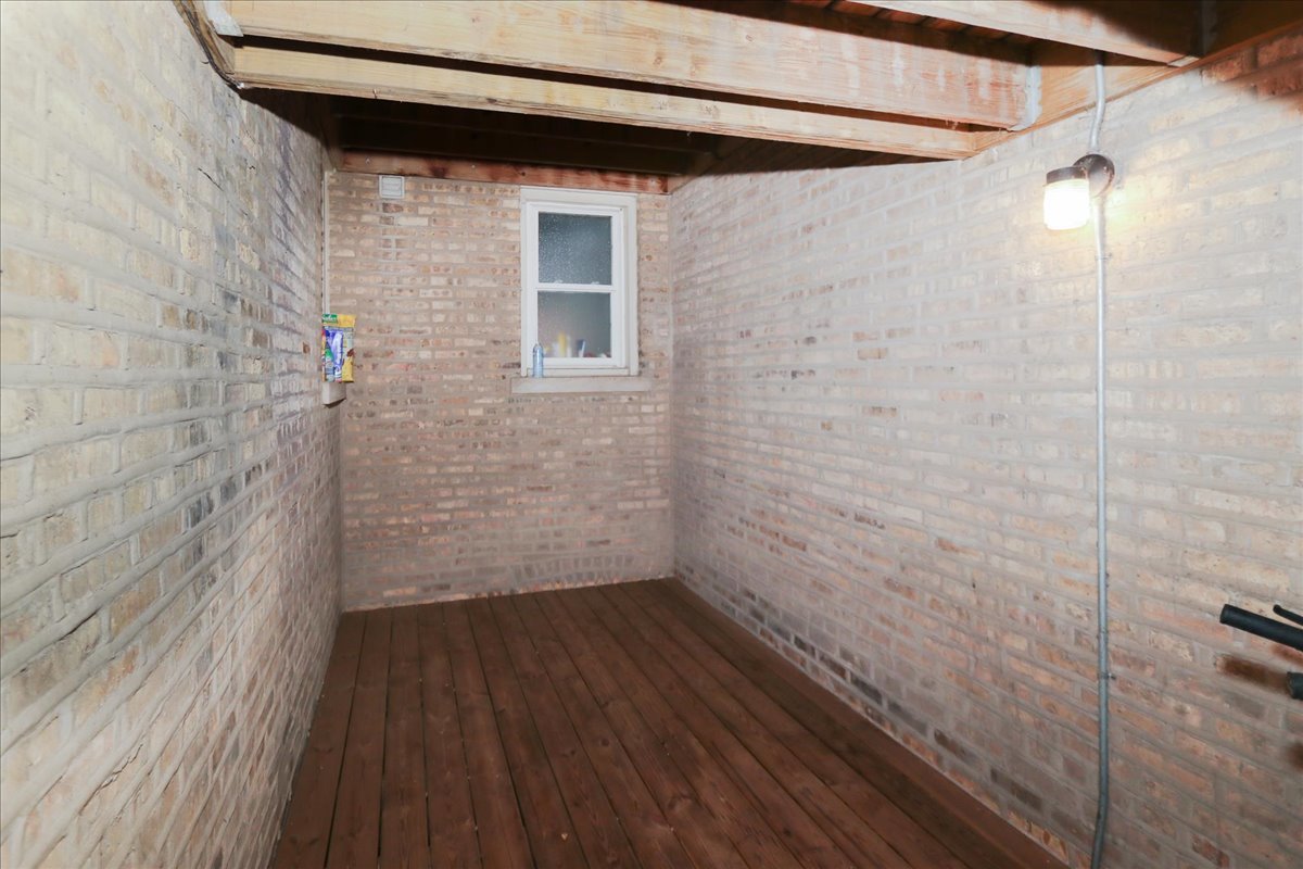 1939 W Granville Avenue 1 Property Photo 21