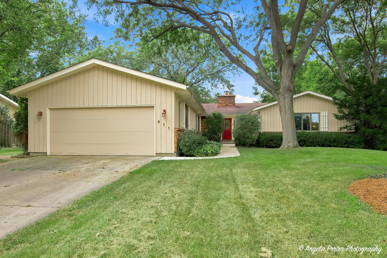 411 N Shepherd Hill Lane Property Photo 1