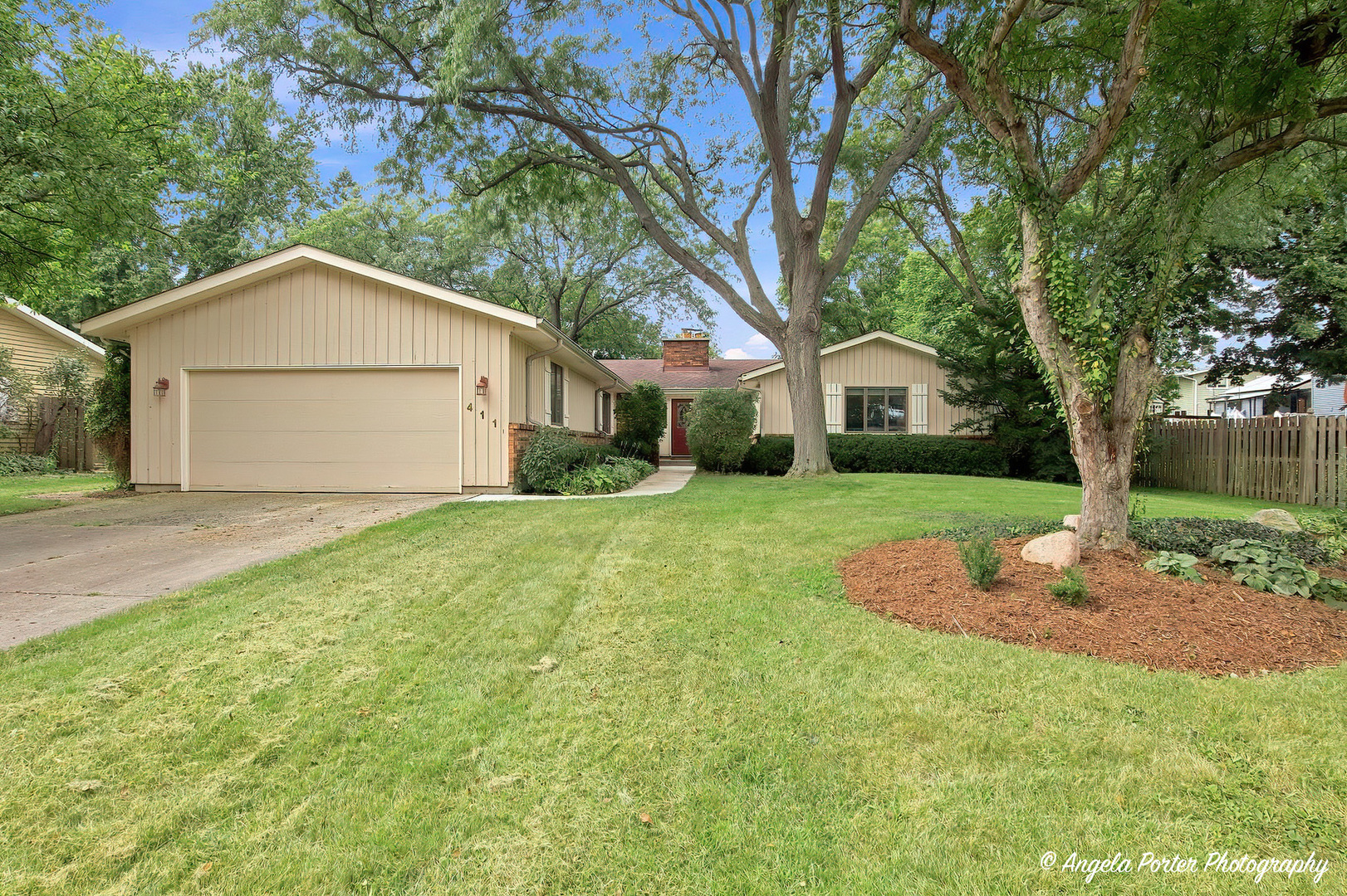 411 N Shepherd Hill Lane Property Photo 2