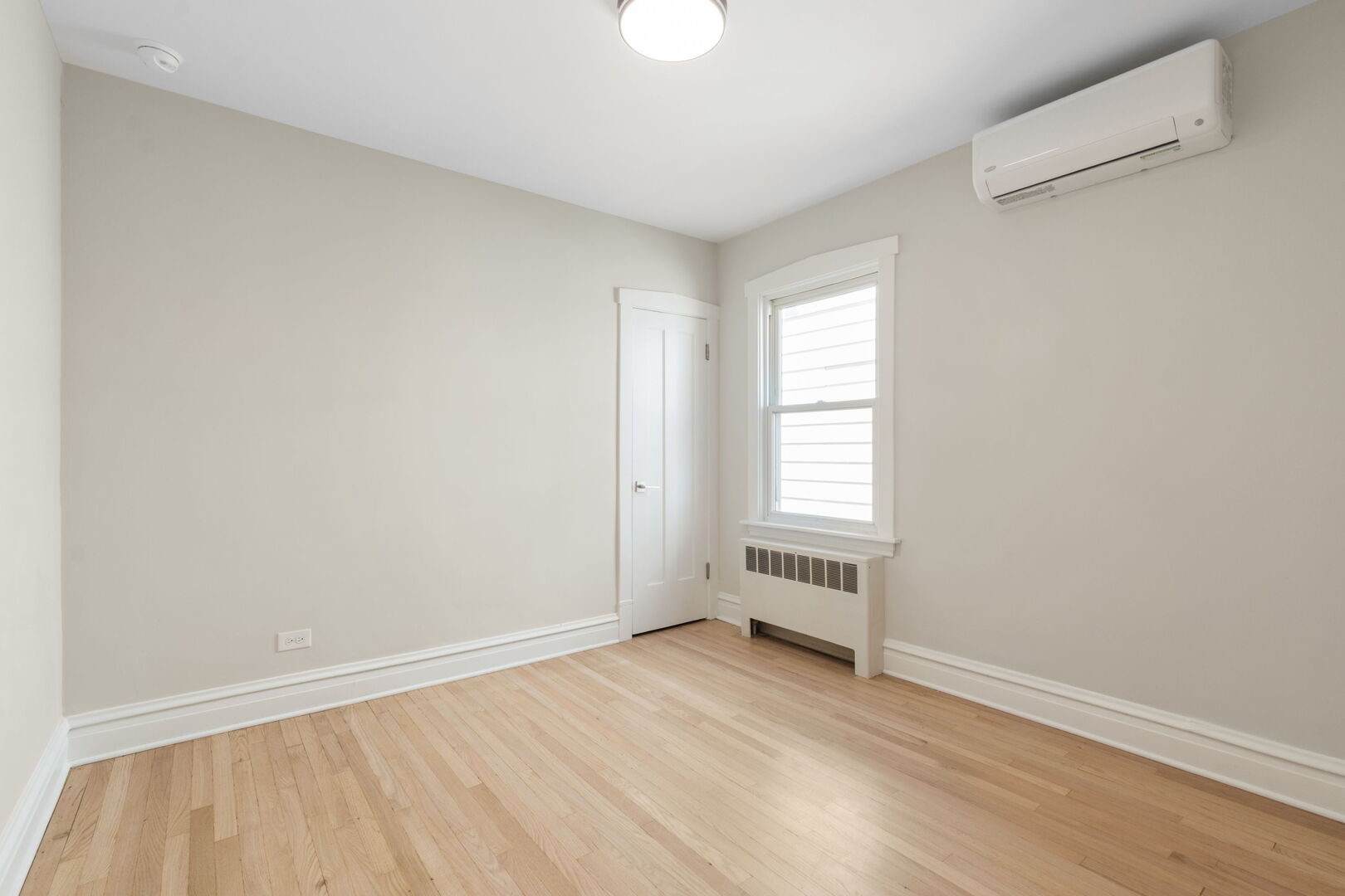 5747 N Melvina Avenue Property Photo 15