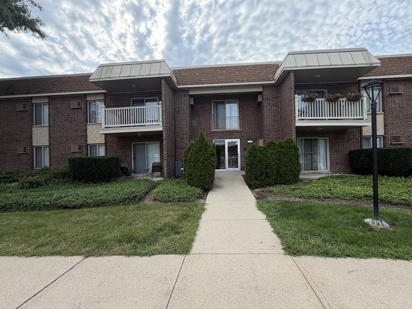 500 N Wilke Road 206 Property Photo 1