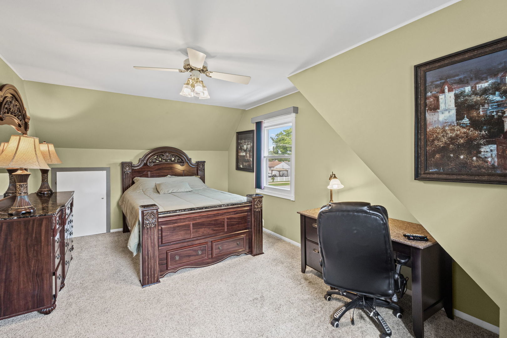 2011 E Touhy Avenue Property Photo 8