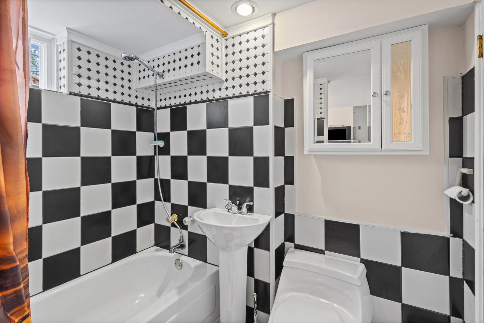 2011 E Touhy Avenue Property Photo 11