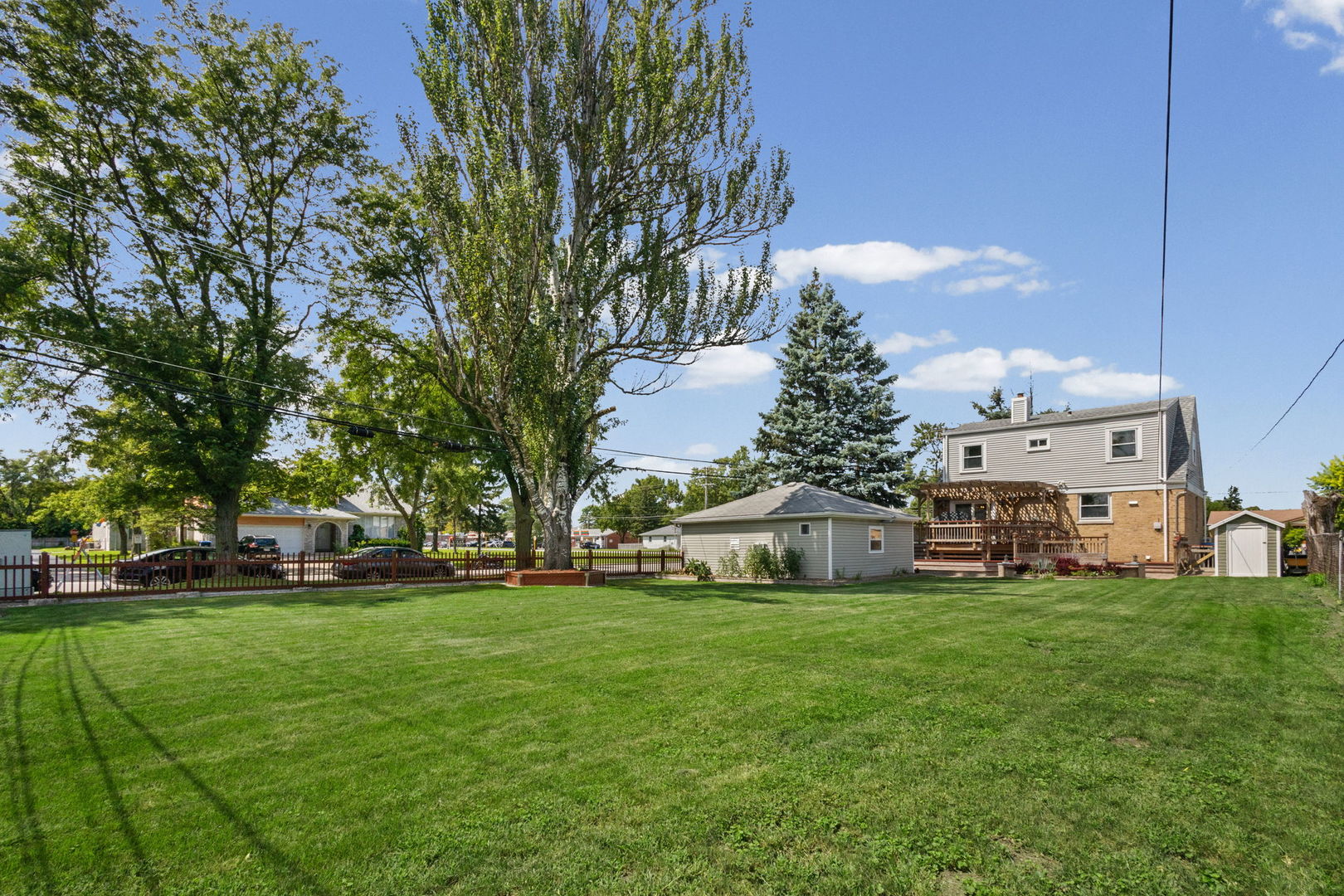 2011 E Touhy Avenue Property Photo 15