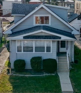 1232 N Mayfield Avenue Property Photo 1