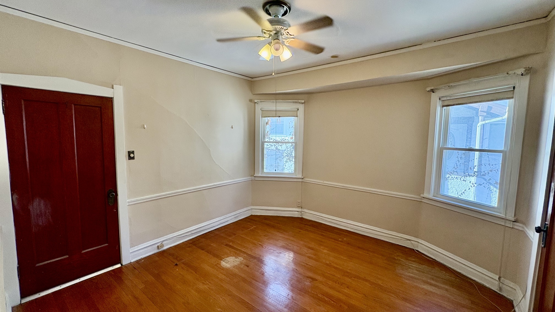 1232 N Mayfield Avenue Property Photo 5