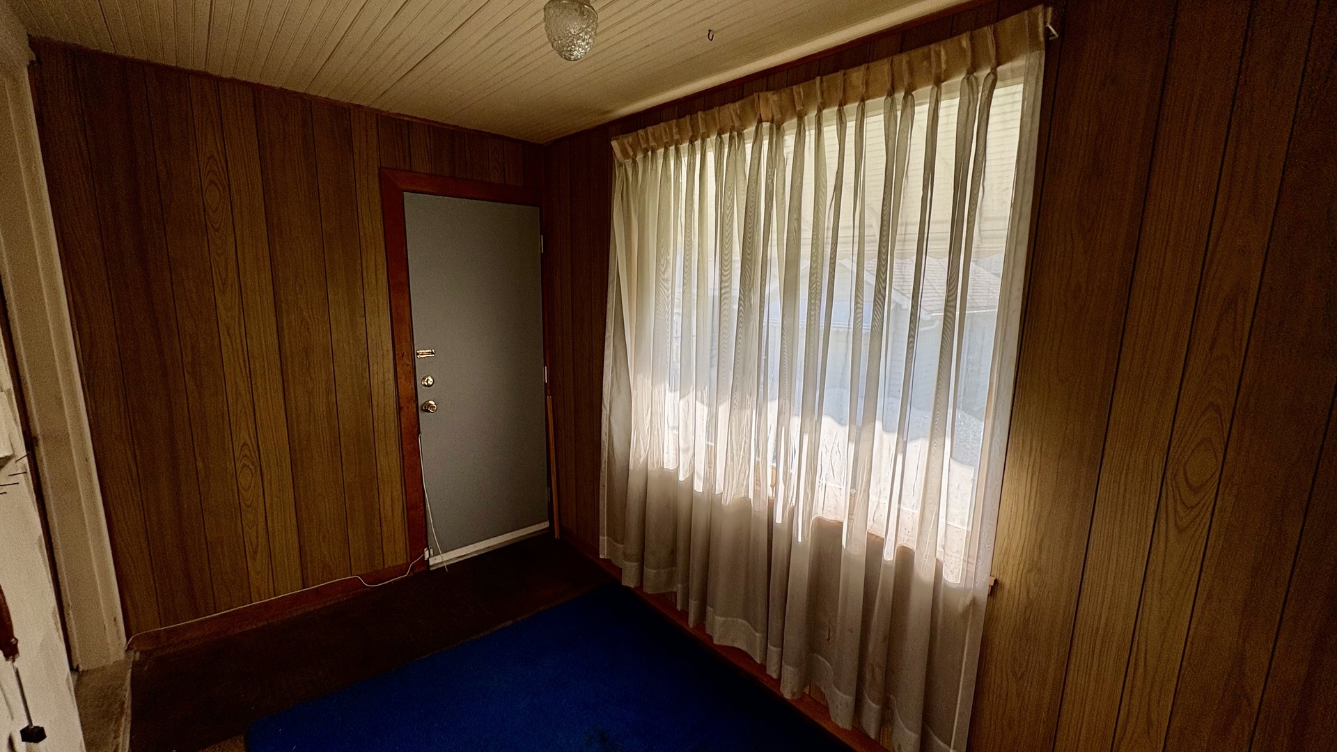1232 N Mayfield Avenue Property Photo 7