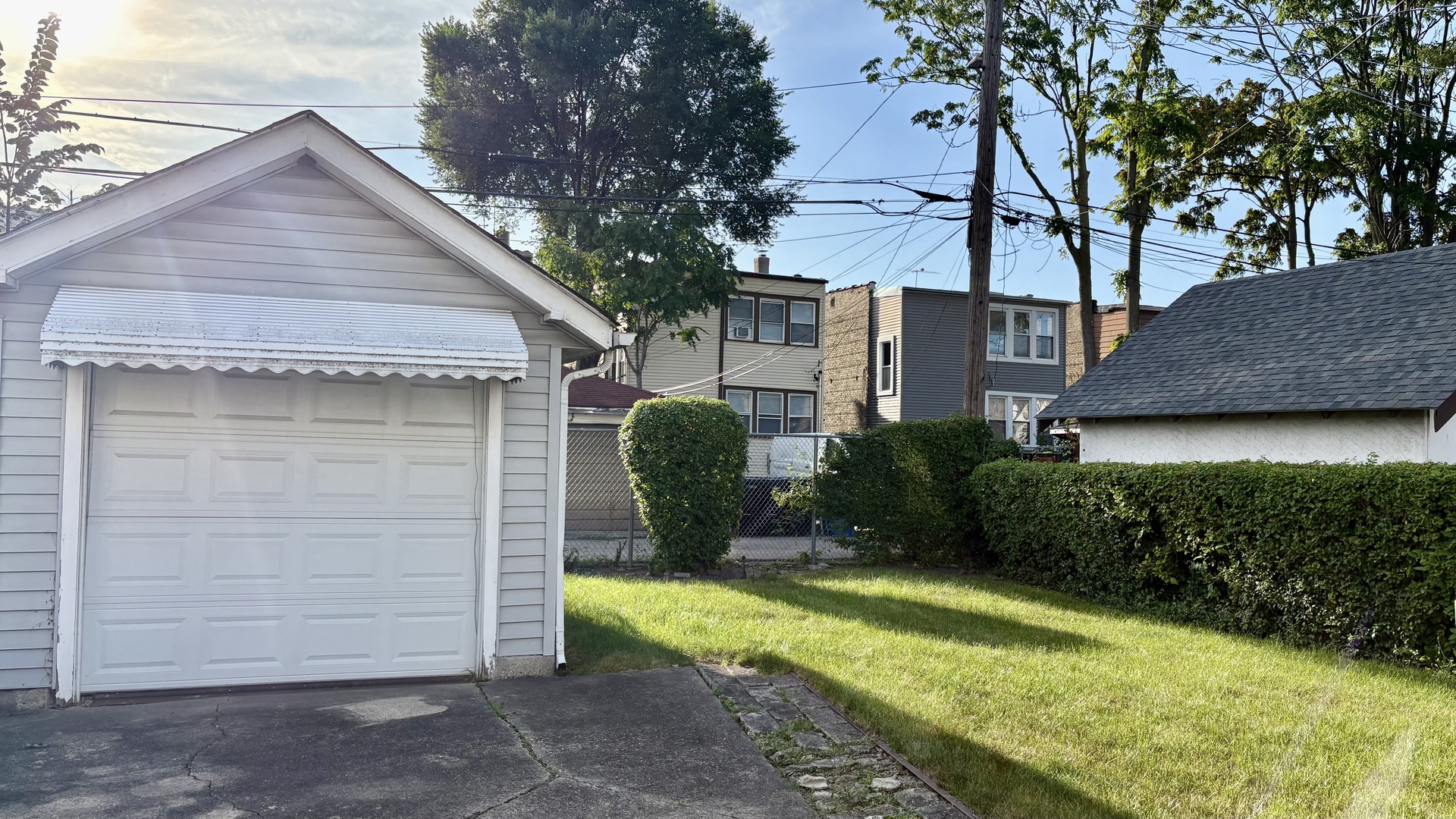 1232 N Mayfield Avenue Property Photo 12