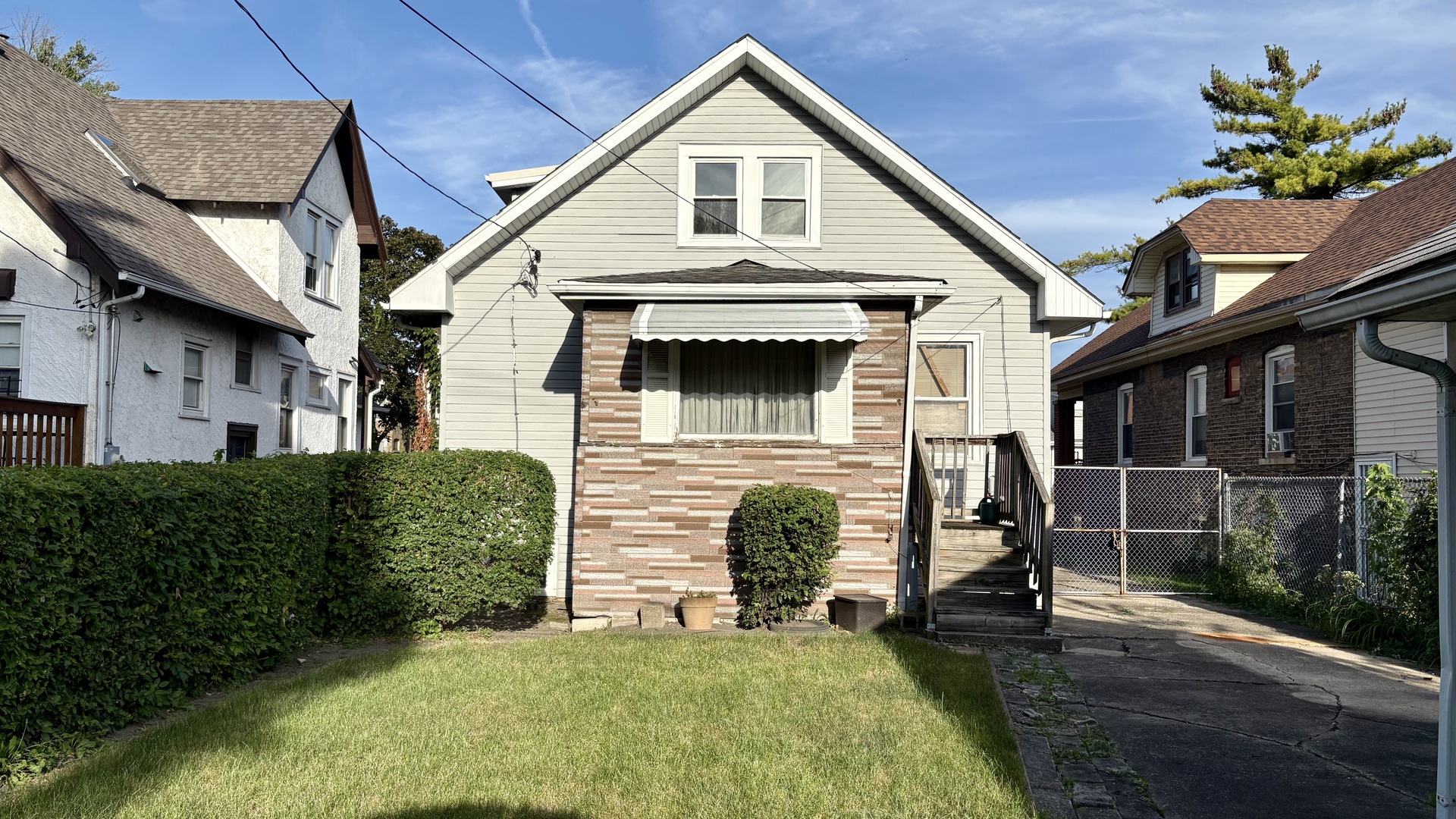 1232 N Mayfield Avenue Property Photo 14