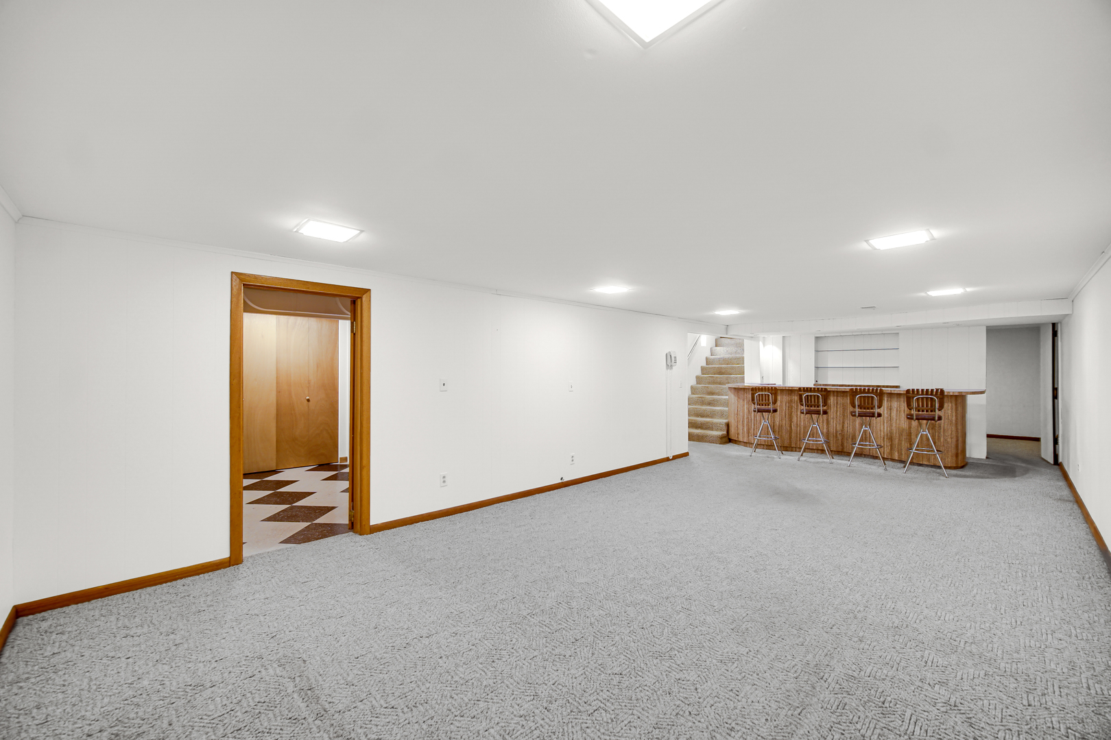 201 N Elmhurst Avenue Property Photo 17