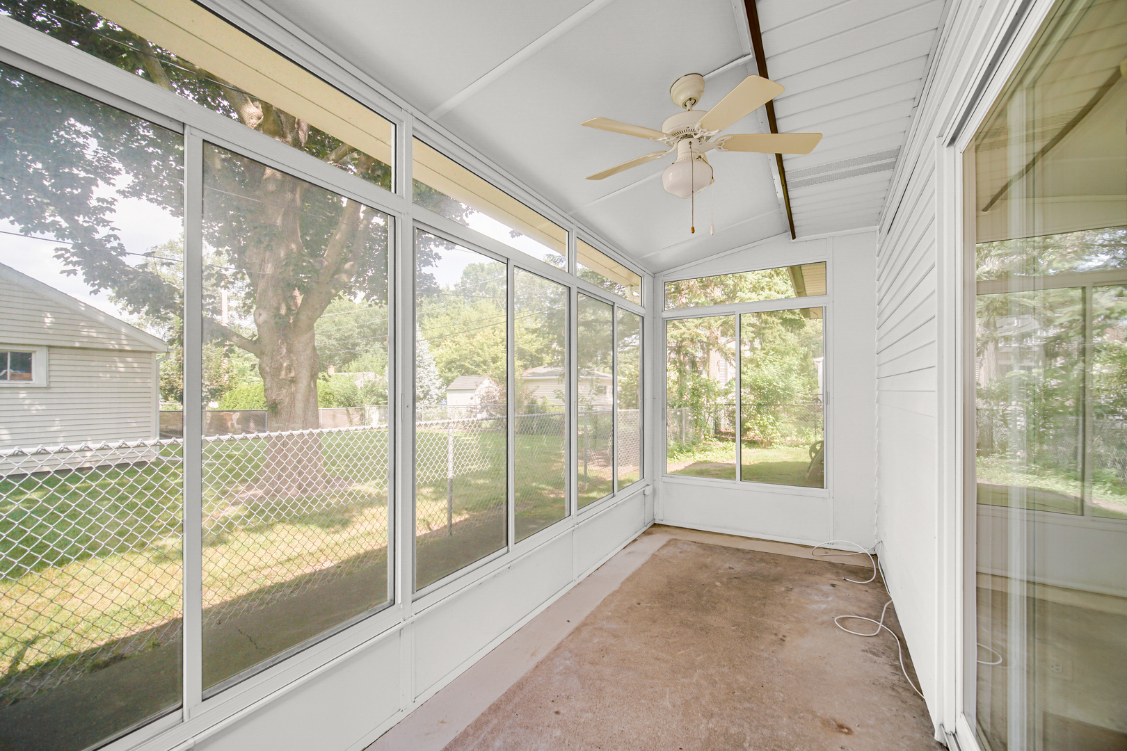 201 N Elmhurst Avenue Property Photo 19