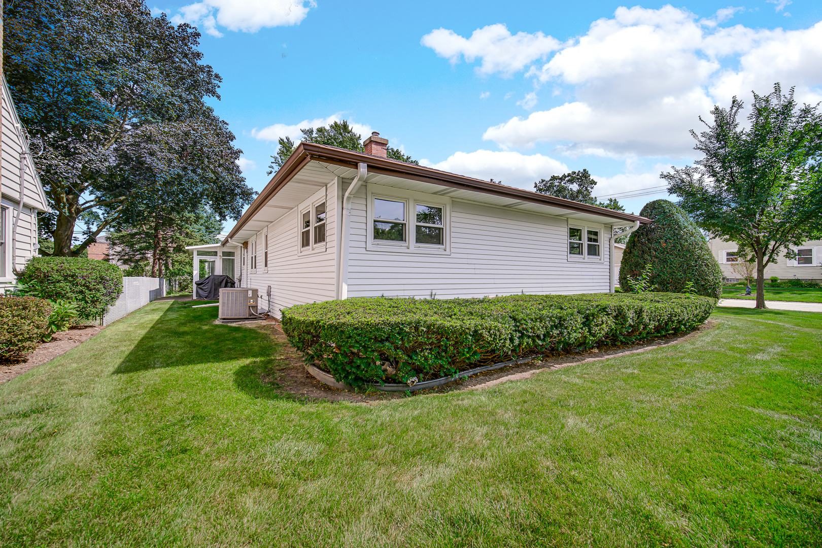 201 N Elmhurst Avenue Property Photo 20