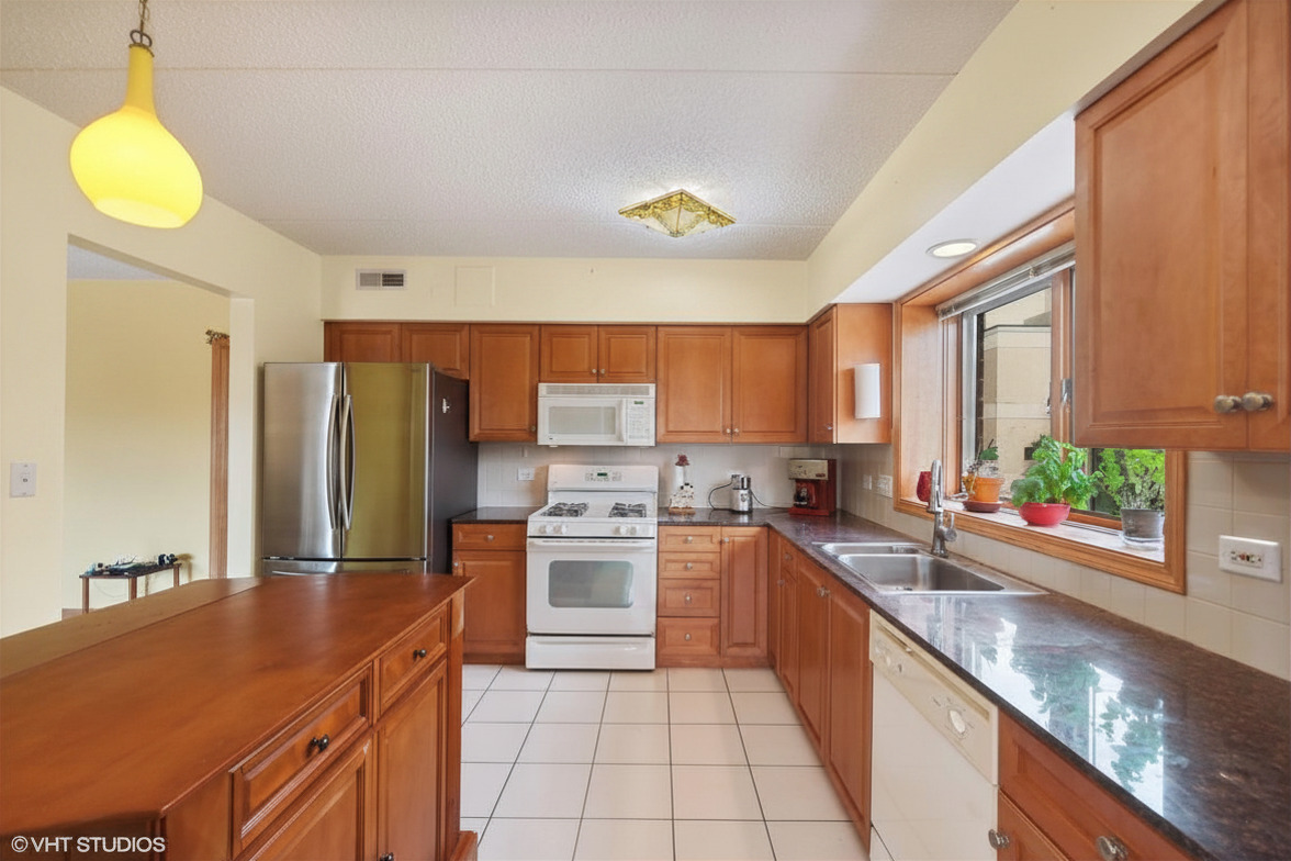 770 Pearson Street 209 Property Photo 7