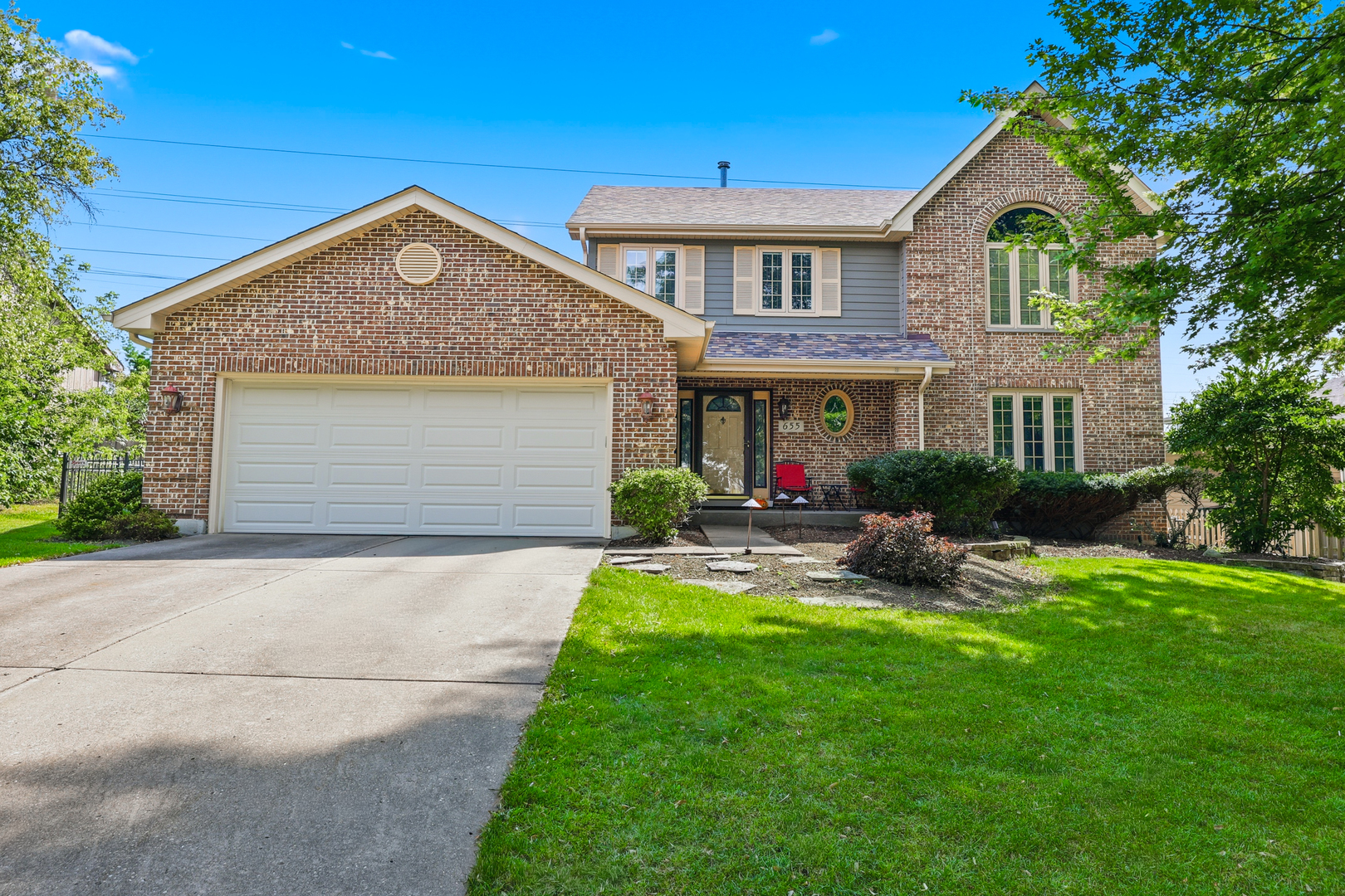 655 Crest Drive Property Photo 1
