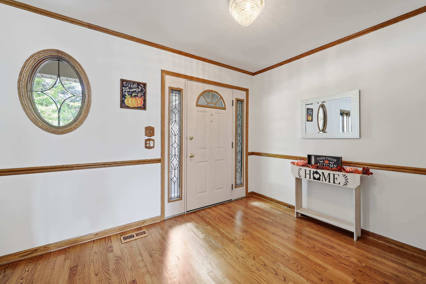 655 Crest Drive Property Photo 3